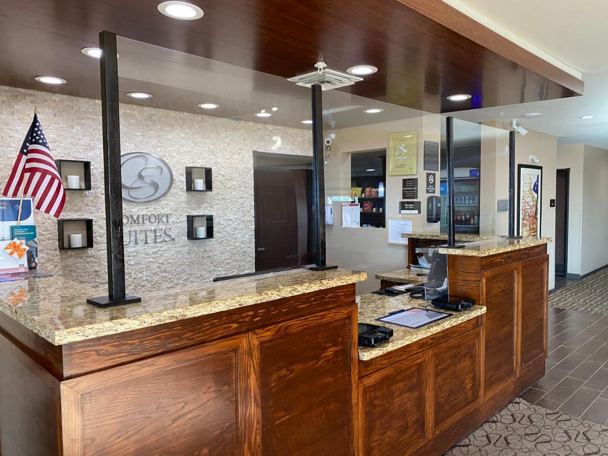 Comfort Suites West Omaha Exterior photo