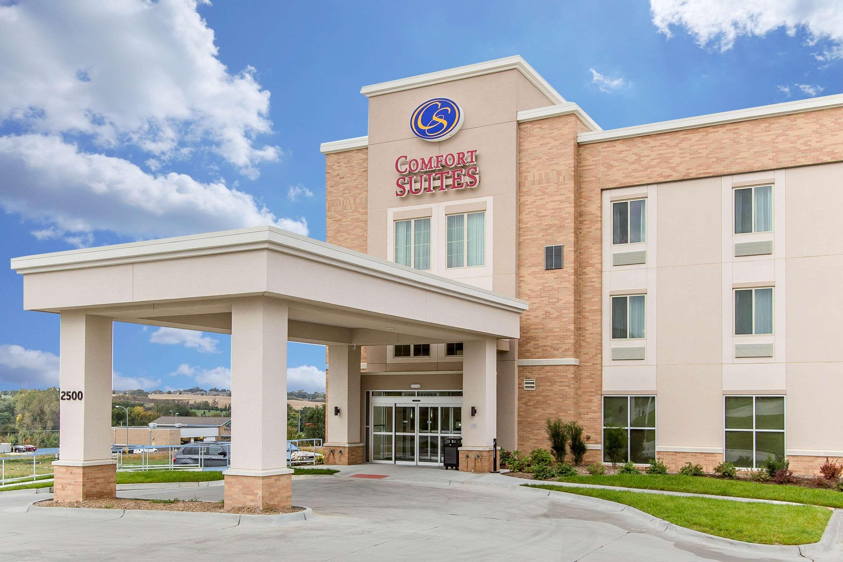 Comfort Suites West Omaha Exterior photo