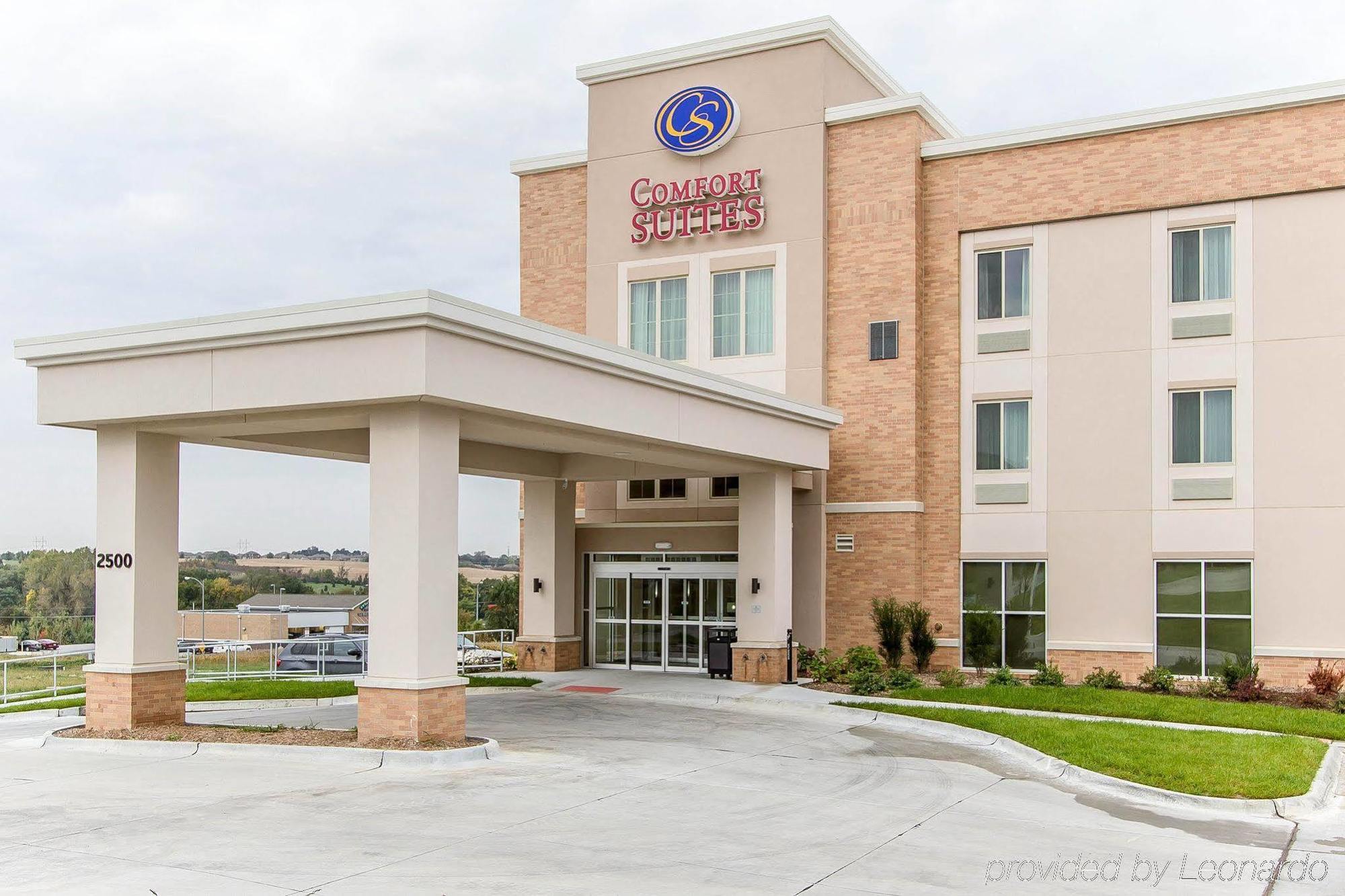 Comfort Suites West Omaha Exterior photo
